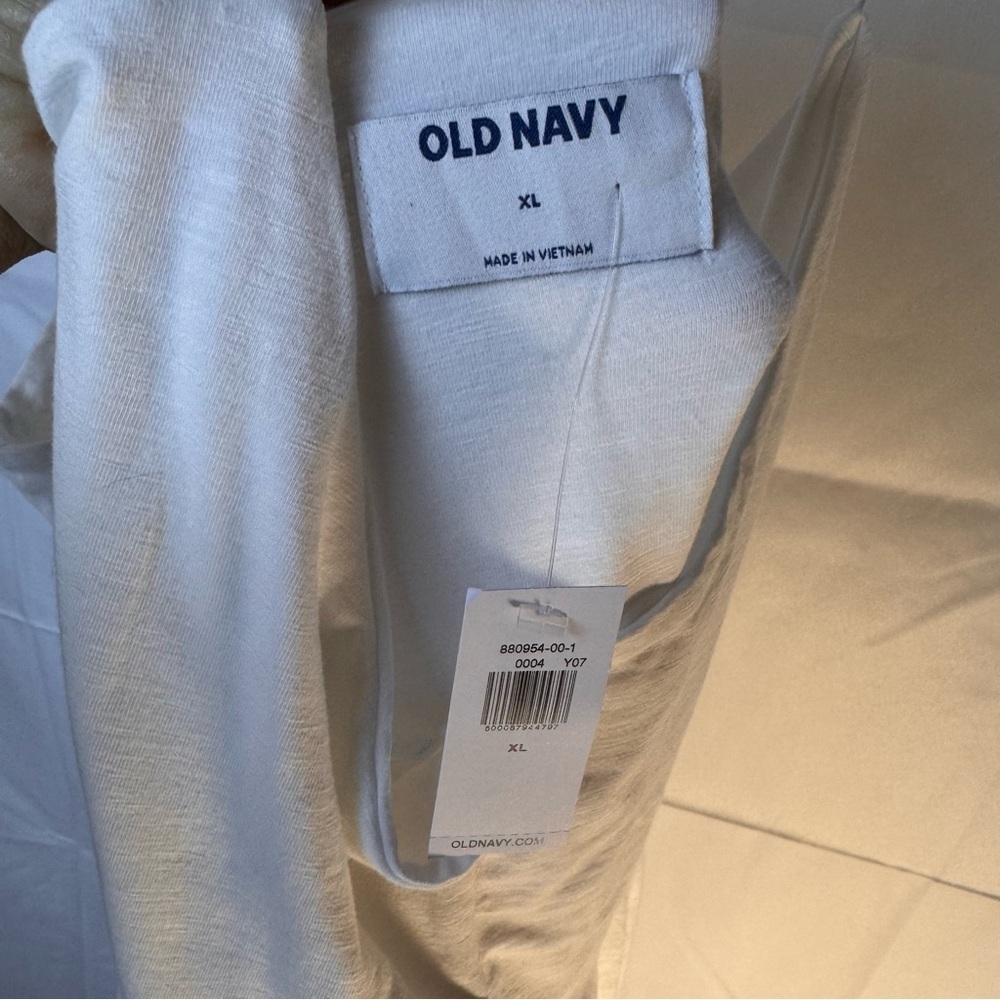 Old Navy Cream Sleeveless Dress - Picture 5 of 6
